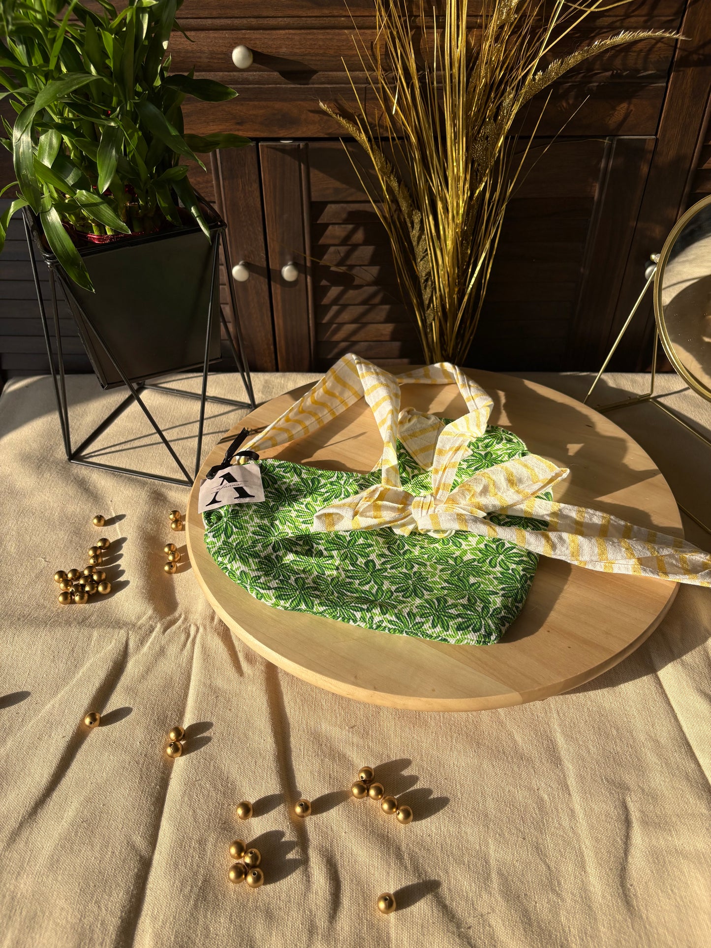 Mustard field magic bow sling